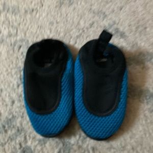 Toddler water shoes